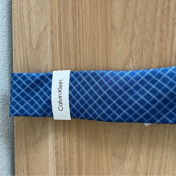 NEW CALVIN KLEIN Blue Stripe Tie $70 Silk Blend - Picture 3 of 5